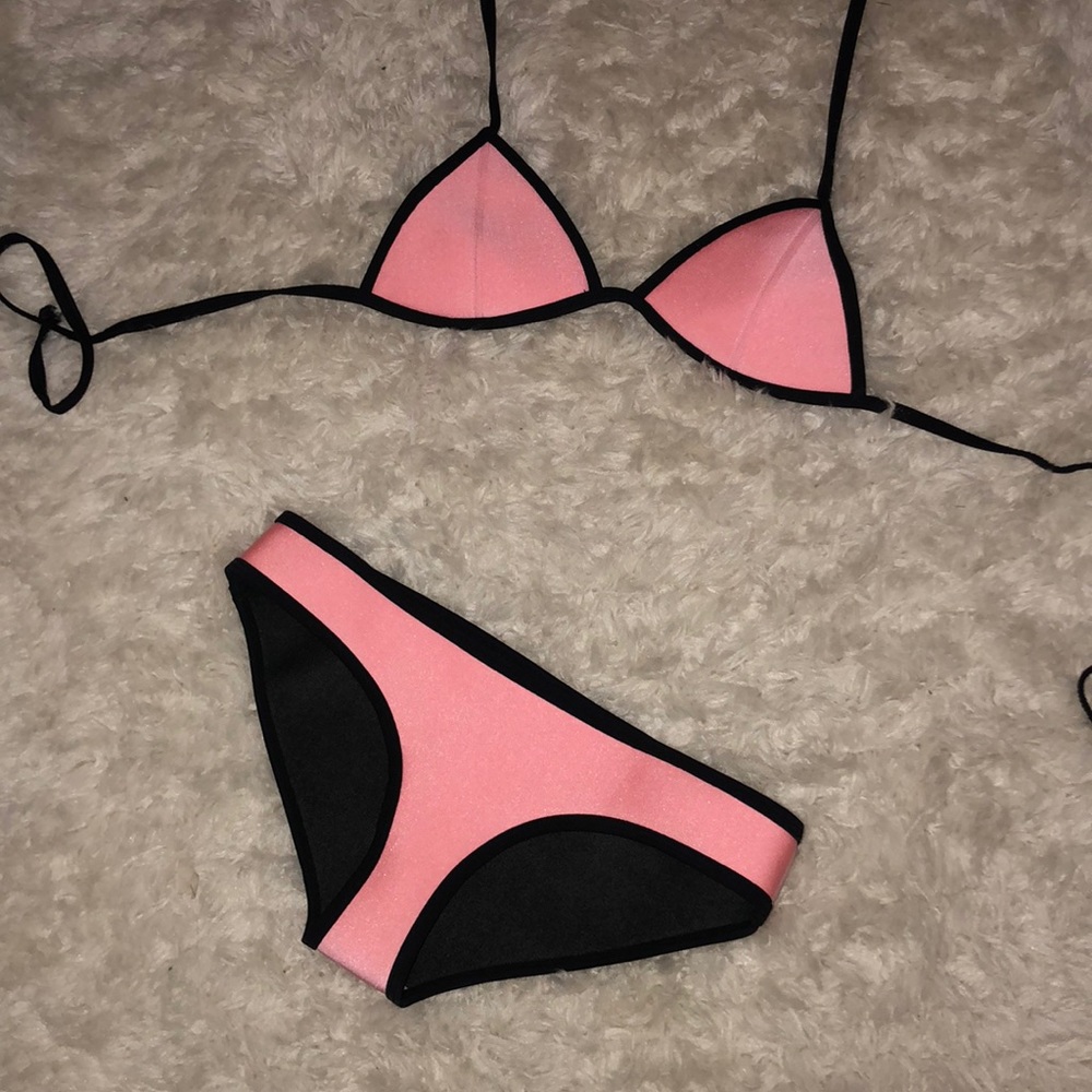 pink triangl bikini barely worn